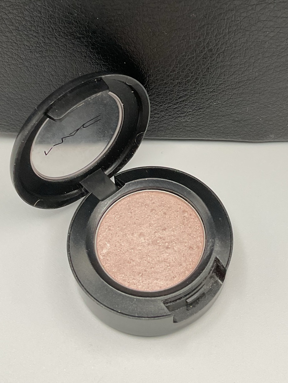 MAC Cosmetics Frost Eyeshadow in Phloof! - Swatched, Rare, HTF, Discontinued - Picture 6 of 16